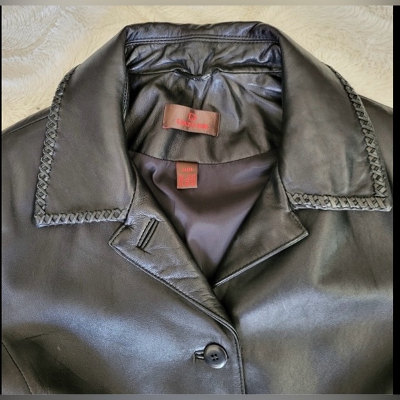 Black leather coat. Danier, vintage.Never worn. NWOT. Med. - Picture 3 of 15